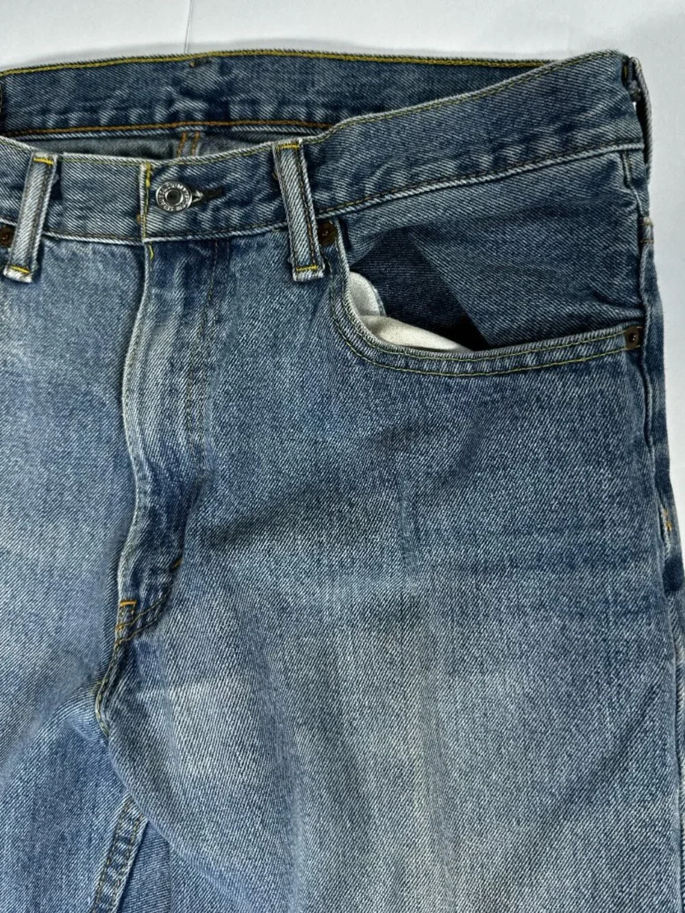 Levis levi 550